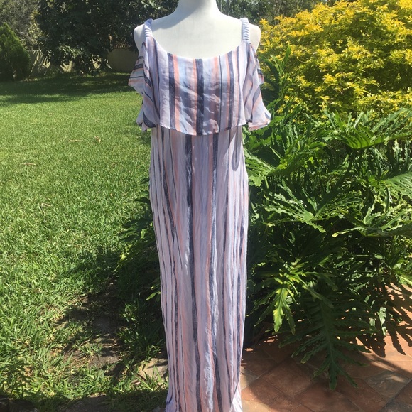 Design 365 Dresses & Skirts - Long sleeveless dress